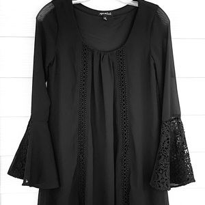SEQUIN HEARTS Black Lace Bell Sleeve Scoop Neck XS